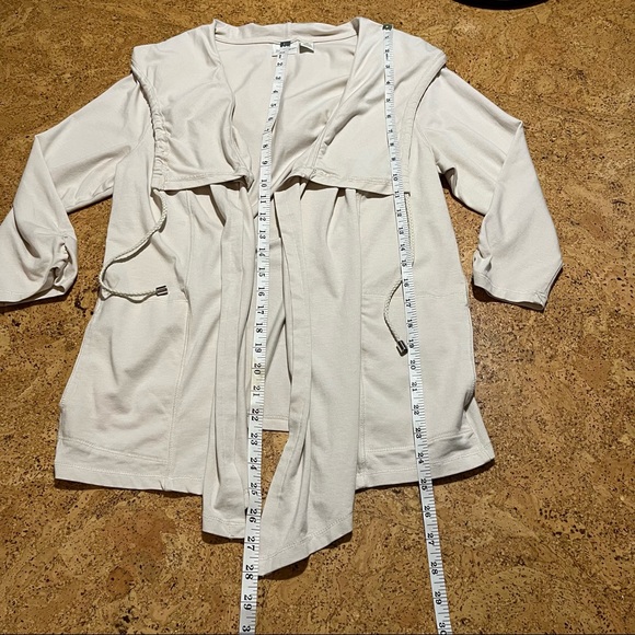 Zenergy By Chico’s Beige Lightweight 3/4 Sleeve Jersey Knit Hooded Cardigan Sz L - Picture 12 of 14